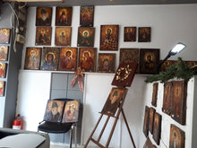 Laden Sie das Bild in den Galerie-Viewer, Saint Veronica Issue of blood- Rare Byzantine Greek Orthodox Antique Style Icons - Vanas Collection